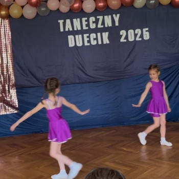 Dwójka tancerzy podczas występu