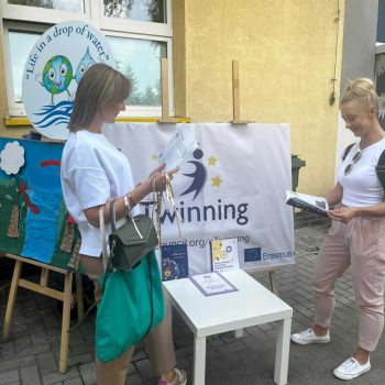 Festyn rodzinny- widok na stoiska